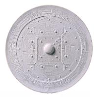 変形方格規矩四神鏡（石膏模造）