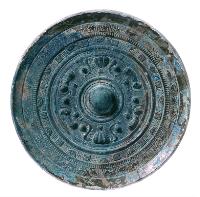 変形対置式二神四獣鏡