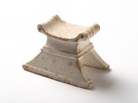 椅子形石製品（石膏模造）