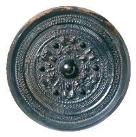 三角縁三神二獣博山炉鏡