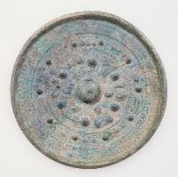 三角縁三神三獣鏡