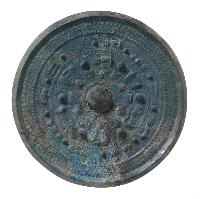 三角縁三神三獣鏡