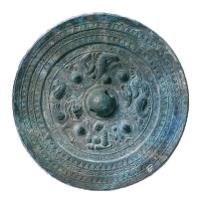 変形半三角縁二神二獣鏡