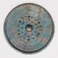 三角縁三神三獣鏡