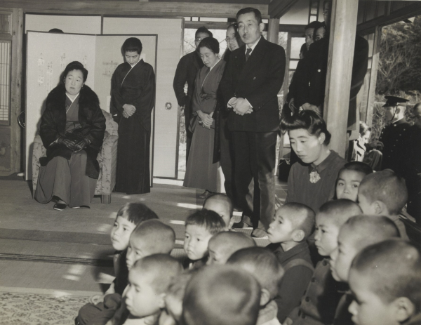 昭和21年２月 恩賜財団済生会・恩賜財団戦災援護会双葉園 皇后陛下行啓写真
